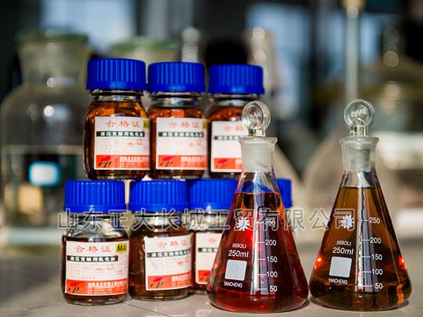 運(yùn)輸時(shí)輕搬輕放，不宜爆曬，遠(yuǎn)離火源