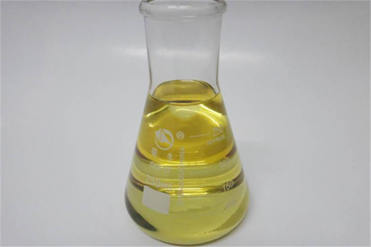 在這種情況下，需要一種含有FUSI極壓添加劑的工業齒輪油